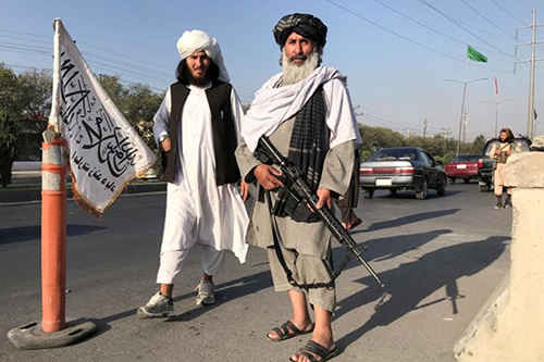 طالبان: مردم افغانستان باید ۲ ماه روزه بگیرند اما طالبان همان یک ماه! + عکس