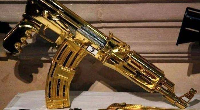 تصاویری از اسلحه های طلای صدام حسین
