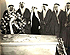 خاندان آل سعود در حال زیارت قبر جرج واشنگتن