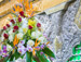 گل آرایی ضریح مطهر حسینی توسط آستان قدس حسینی