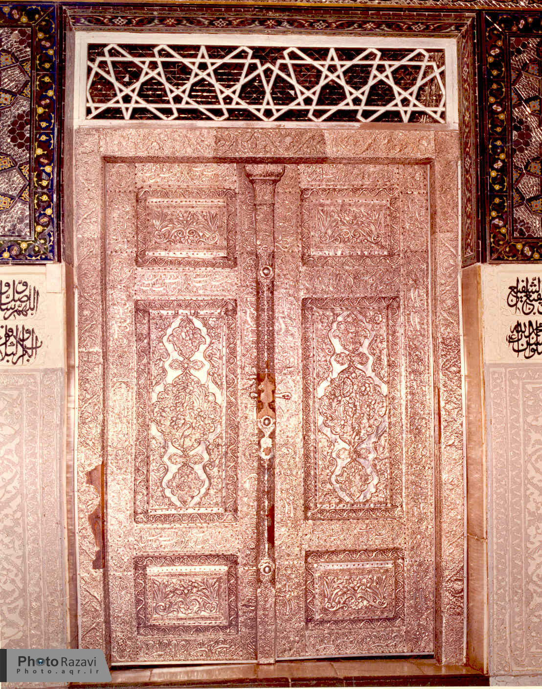 در ورودی رواق حاتم خانه به الله وردیخان ، حرم مطهر رضوی