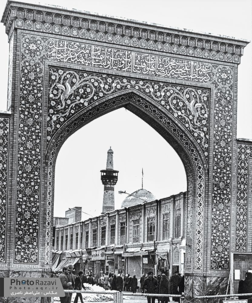عکس قدیمی از ورودی حرم امام رضا علیه السلام