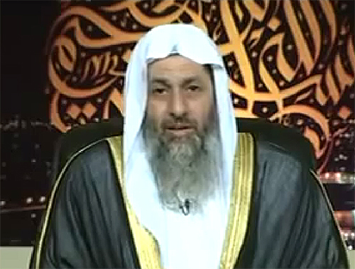 عالم سني -عائشة ثبت أنها كانت ترضع رجالا من قريش