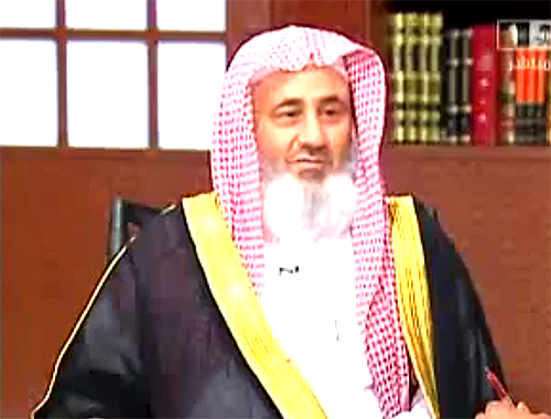 الشيخ عبدالمحسن العبيكان ينتقد و يحذر الذين يرفضون فتوى عائشة بارضاع الكبير