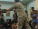 پذیرایی محترمانه شرطه های عراقی از زائران بدون ویزای اربعین