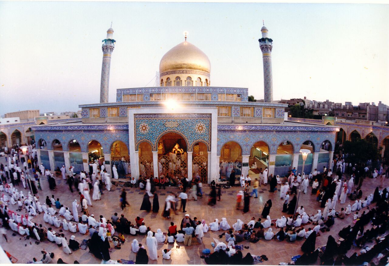 نمايی زيبا از گنبد طلايی حرم حضرت زينب سلام الله عليها - دمشق